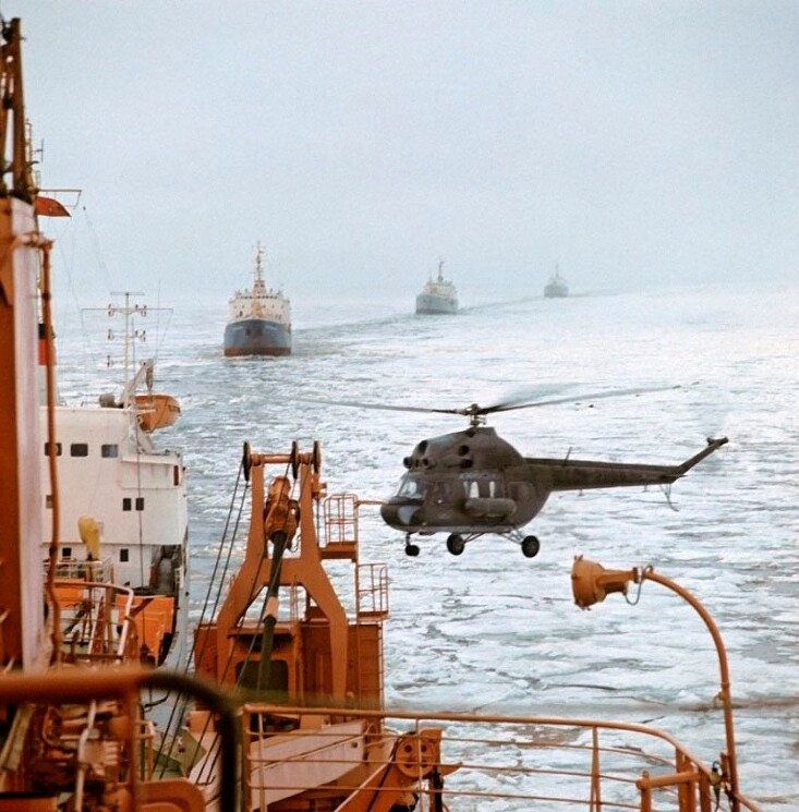 Вертолет атомного ледокола — Арктика, отправляется на ледовую разведку, 1975 год
